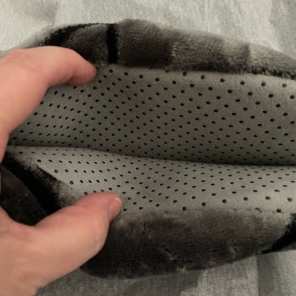 Vera Bradley Star Wars Cozy Life Slippers in Fleece (Size S/5-6) NWT. - Picture 3 of 6